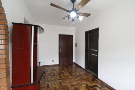 Apartamento para alugar com 75m², 2 quartos e 1 vagaSala