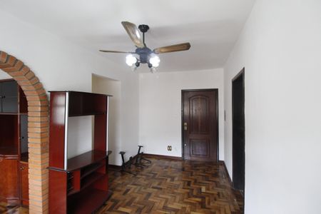 Apartamento para alugar com 75m², 2 quartos e 1 vagaSala