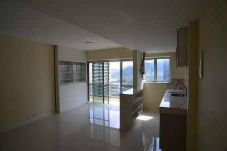 Sala de apartamento à venda com 1 quarto, 65m² em Barra da Tijuca, Rio de Janeiro