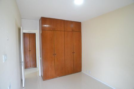 Apartamento à venda com 65m², 1 quarto e 1 vagaQuarto