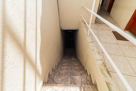 Escada de kitnet/studio para alugar com 1 quarto, 16m² em Parque Savoi City, São Paulo