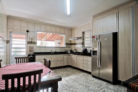 Casa à venda com 209m², 3 quartos e 3 vagas Casa à venda com 209m², 3 quartos e 3 vagasCozinha