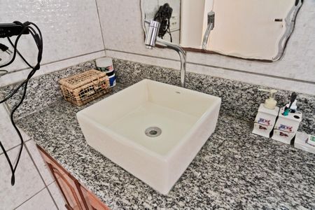 Casa à venda com 209m², 3 quartos e 3 vagas Casa à venda com 209m², 3 quartos e 3 vagasBanheiro Social