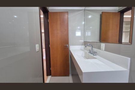 Apartamento à venda com 106m², 3 quartos e 2 vagasBanheiro da Suíte
