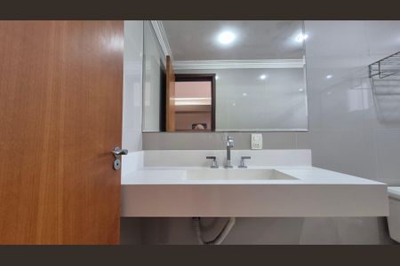 Apartamento à venda com 106m², 3 quartos e 2 vagasBanheiro da Suíte