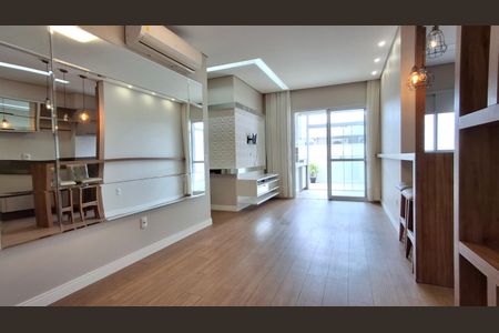 Sala de apartamento para alugar com 2 quartos, 62m² em Barreiros, São José