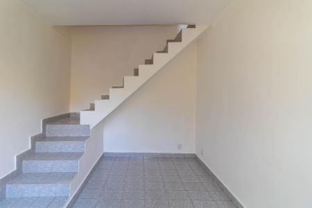 Sala de casa para alugar com 2 quartos, 50m² em Cidade Continental, São Paulo