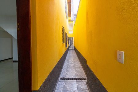 Casa para alugar com 180m², 4 quartos e 2 vagas Casa para alugar com 180m², 4 quartos e 2 vagasCorredor