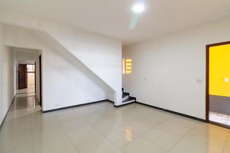 Sala de casa para alugar com 4 quartos, 180m² em Jardim das Vertentes, São Paulo