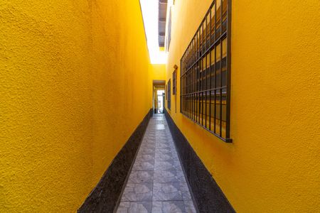 Casa para alugar com 180m², 4 quartos e 2 vagas Casa para alugar com 180m², 4 quartos e 2 vagasCorredor