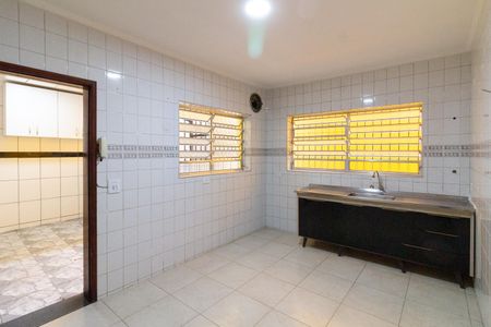Casa para alugar com 180m², 4 quartos e 2 vagas Casa para alugar com 180m², 4 quartos e 2 vagasCozinha
