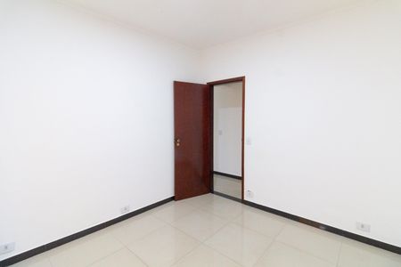 Casa para alugar com 180m², 4 quartos e 2 vagas Casa para alugar com 180m², 4 quartos e 2 vagasQuarto 1