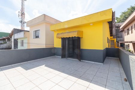 Casa para alugar com 180m², 4 quartos e 2 vagas Casa para alugar com 180m², 4 quartos e 2 vagasVaranda