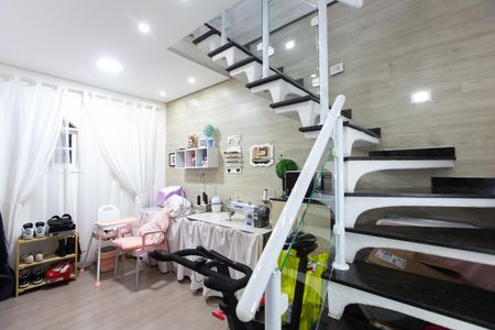 Casa à venda com 298m², 2 quartos e 2 vagas Casa à venda com 298m², 2 quartos e 2 vagasQuarto de Serviço
