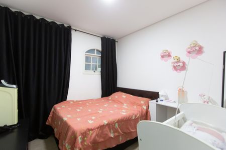 Casa à venda com 298m², 2 quartos e 2 vagas Casa à venda com 298m², 2 quartos e 2 vagasQuarto 2