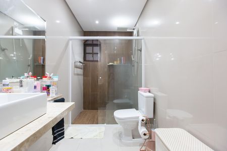 Casa à venda com 298m², 2 quartos e 2 vagas Casa à venda com 298m², 2 quartos e 2 vagasBanheiro 1