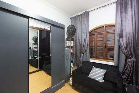 Casa à venda com 298m², 2 quartos e 2 vagas Casa à venda com 298m², 2 quartos e 2 vagasCloset