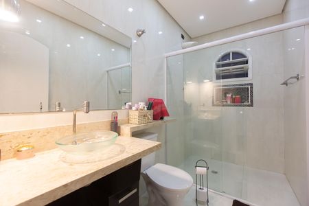 Casa à venda com 298m², 2 quartos e 2 vagas Casa à venda com 298m², 2 quartos e 2 vagasBanheiro 2