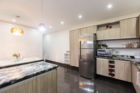 Casa à venda com 298m², 2 quartos e 2 vagas Casa à venda com 298m², 2 quartos e 2 vagasCozinha