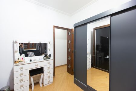 Casa à venda com 298m², 2 quartos e 2 vagas Casa à venda com 298m², 2 quartos e 2 vagasCloset