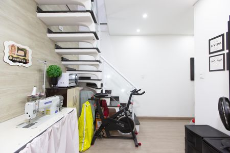 Casa à venda com 298m², 2 quartos e 2 vagas Casa à venda com 298m², 2 quartos e 2 vagasQuarto de Serviço