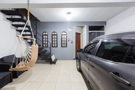 Casa à venda com 298m², 2 quartos e 2 vagas Casa à venda com 298m², 2 quartos e 2 vagasGaragem