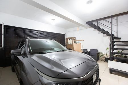 Casa à venda com 298m², 2 quartos e 2 vagas Casa à venda com 298m², 2 quartos e 2 vagasGaragem