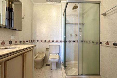 Apartamento à venda com 272m², 4 quartos e 2 vagasBanheiro da Suíte 03