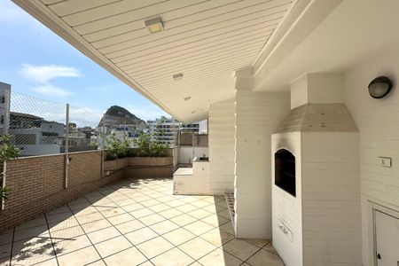 Apartamento à venda com 272m², 4 quartos e 2 vagasÁrea externa