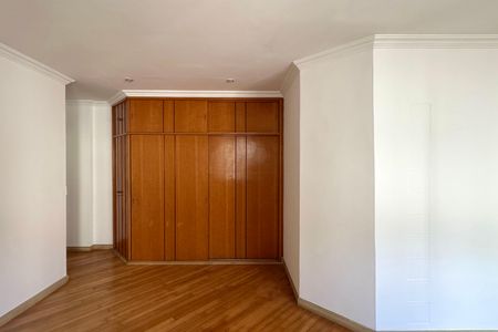 Apartamento à venda com 272m², 4 quartos e 2 vagasSuíte 01