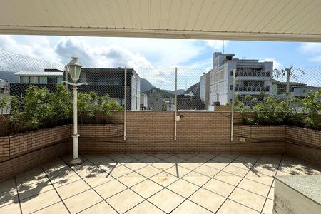 Apartamento à venda com 272m², 4 quartos e 2 vagasÁrea externa