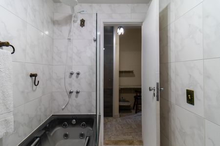 Apartamento à venda com 105m², 2 quartos e 2 vagas Apartamento à venda com 105m², 2 quartos e 2 vagasBanheiro Social