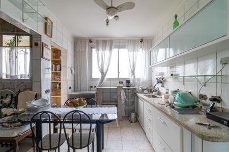 Apartamento à venda com 105m², 2 quartos e 2 vagas Apartamento à venda com 105m², 2 quartos e 2 vagasCozinha