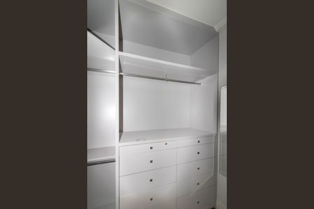 Apartamento à venda com 200m², 3 quartos e 3 vagasCloset da Suíte 1