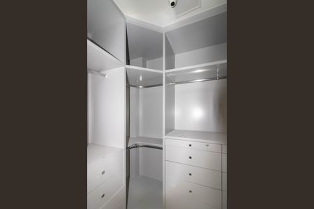 Apartamento à venda com 200m², 3 quartos e 3 vagasCloset da Suíte 1