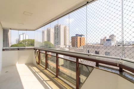Apartamento à venda com 200m², 3 quartos e 3 vagasVaranda