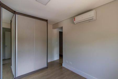Apartamento à venda com 200m², 3 quartos e 3 vagasSuíte 3