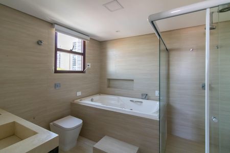 Apartamento à venda com 200m², 3 quartos e 3 vagasBanheiro da Suíte 1