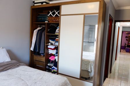 Casa à venda com 149m², 3 quartos e 3 vagasSuíte