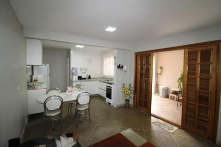 Sala/Cozinha de casa à venda com 3 quartos, 120m² em Vila Dionisia, São Paulo
