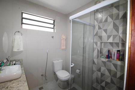 Casa à venda com 120m², 3 quartos e 4 vagasBanheiro