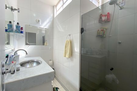 Casa à venda com 62m², 2 quartos e 1 vaga Casa à venda com 62m², 2 quartos e 1 vagaBanheiro