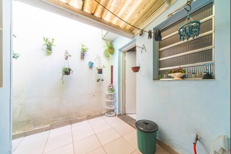 Casa à venda com 140m², 2 quartos e 2 vagas Casa à venda com 140m², 2 quartos e 2 vagasQuintal