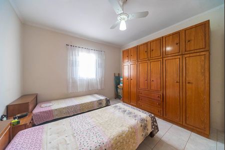 Casa à venda com 140m², 2 quartos e 2 vagas Casa à venda com 140m², 2 quartos e 2 vagasQuarto 2