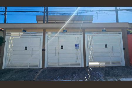 Casa à venda com 100m², 3 quartos e 2 vagasFachada