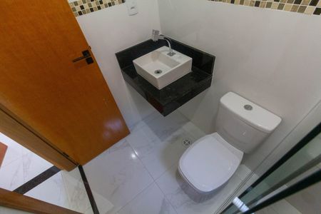 Casa à venda com 100m², 3 quartos e 2 vagasBanheiro 2