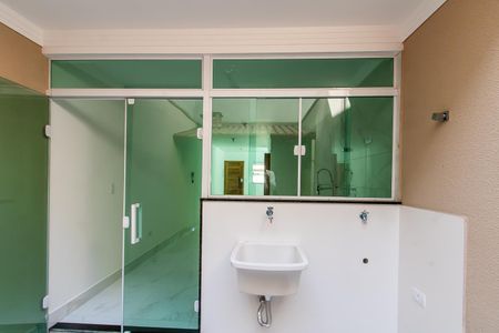 Casa à venda com 100m², 3 quartos e 2 vagas Casa à venda com 100m², 3 quartos e 2 vagasÁrea de Serviço