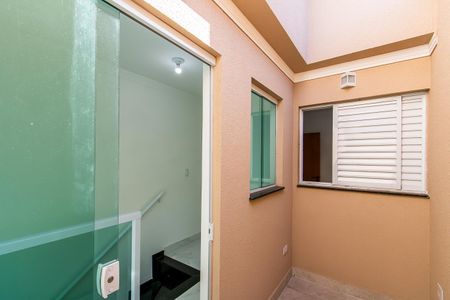 Casa à venda com 100m², 3 quartos e 2 vagas Casa à venda com 100m², 3 quartos e 2 vagasCorredor