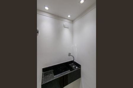 Casa à venda com 100m², 3 quartos e 2 vagas Casa à venda com 100m², 3 quartos e 2 vagasLavabo