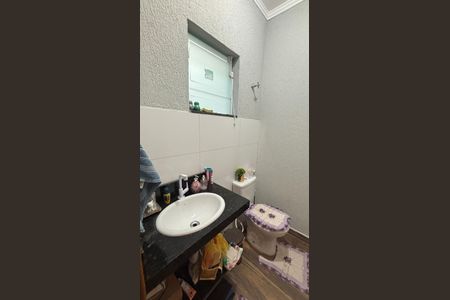 Casa à venda com 145m², 2 quartos e 1 vagaLavabo